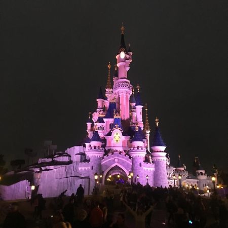 F&B'S Home Disneyland Paris Серри Экстерьер фото