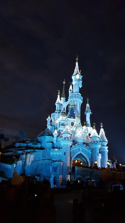F&B'S Home Disneyland Paris Серри Экстерьер фото