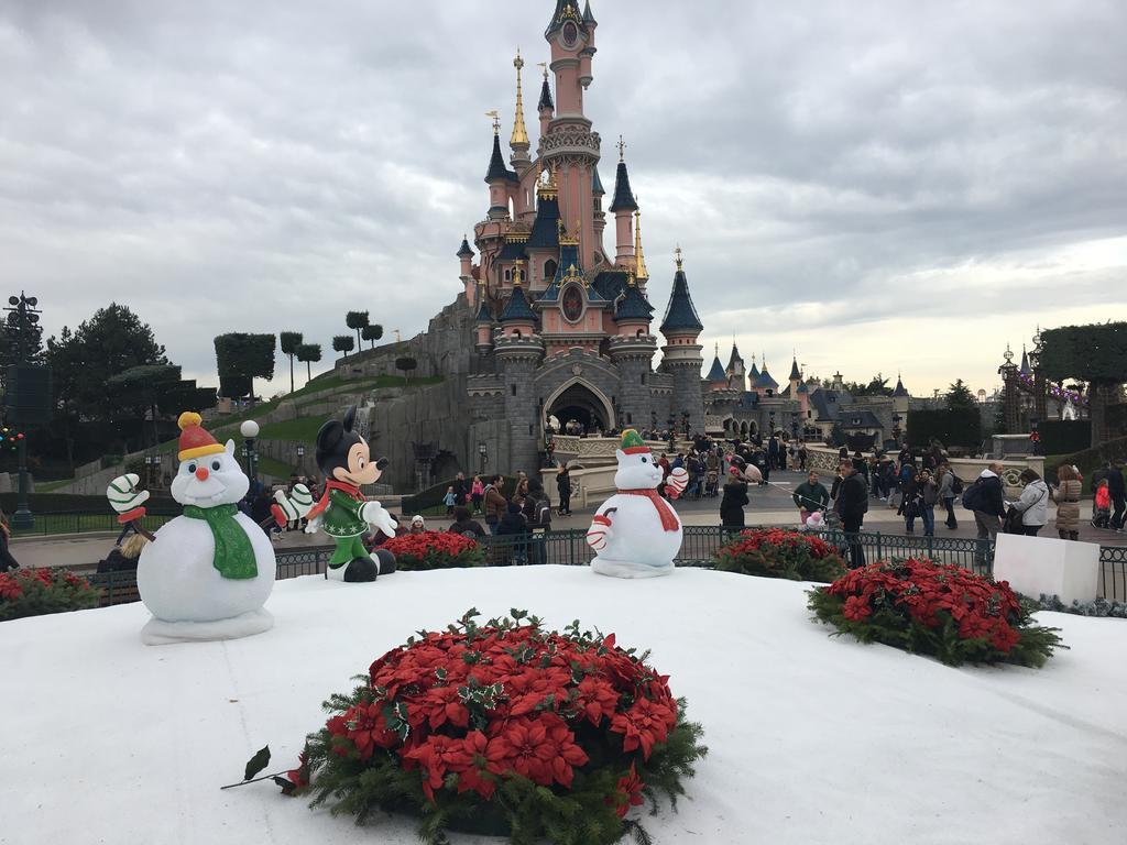 F&B'S Home Disneyland Paris Серри Экстерьер фото
